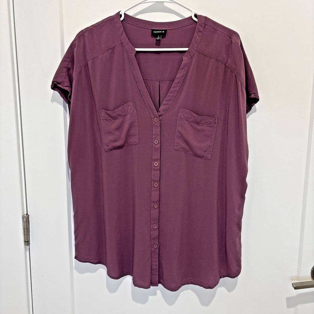 Torrid Mauve Button Down Top Short Sleeve Size 1 1X Blouse